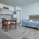 דירה Aria Condizionata E Terrazza Vista Mare קאסטלסארדו