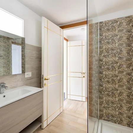 Apartment New With Sea View *